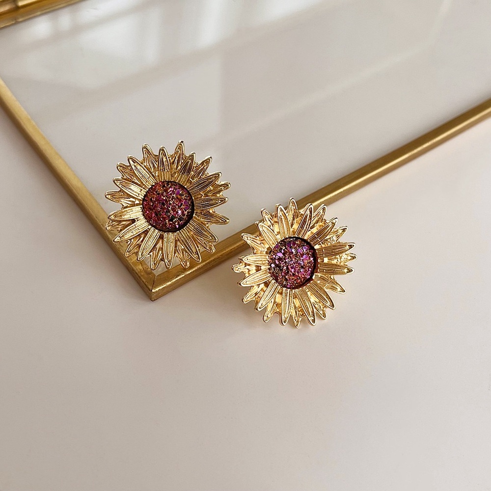 Vintage Antique Style Earrings With Silver Needle